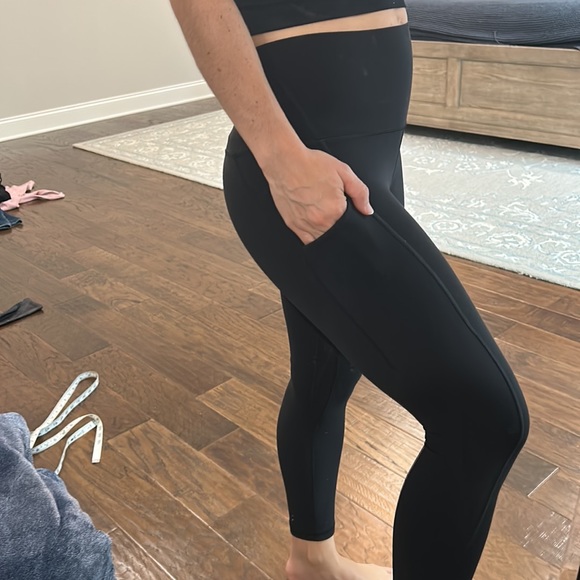 Lululemon align with pockets - Picture 2 of 6